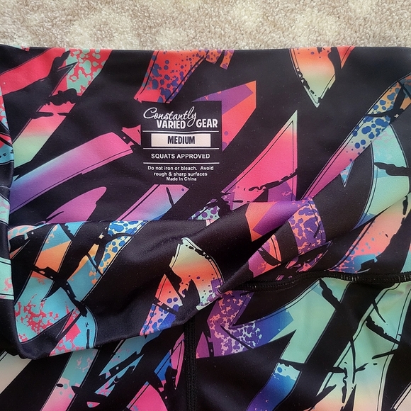 CVG Saved by the 90's Medium - Picture 5 of 6